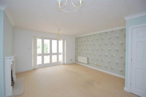 2 bedroom semi-detached house to rent, Lennox Gardens, Temple Newsam