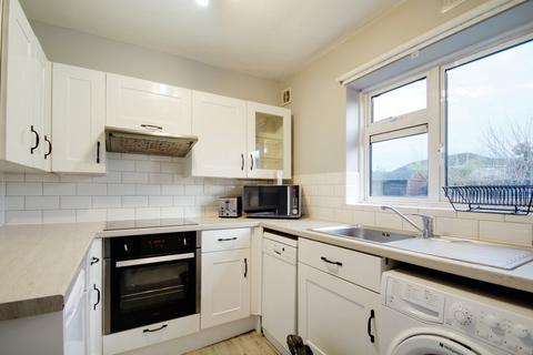 2 bedroom maisonette to rent, Whitethorn Avenue, West Drayton UB7