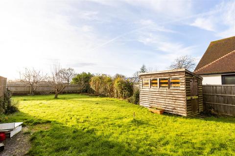 2 bedroom chalet for sale, Hamsland, Horsted Keynes