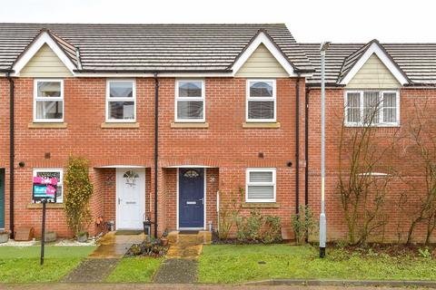 2 bedroom end of terrace house for sale, Kings Avenue, Ashford, Kent