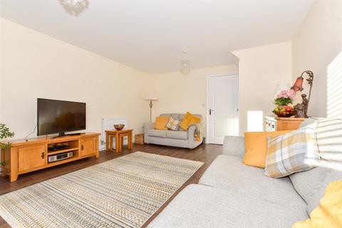 2 bedroom end of terrace house for sale, Kings Avenue, Ashford, Kent