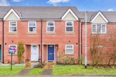 2 bedroom end of terrace house for sale, Kings Avenue, Ashford, Kent