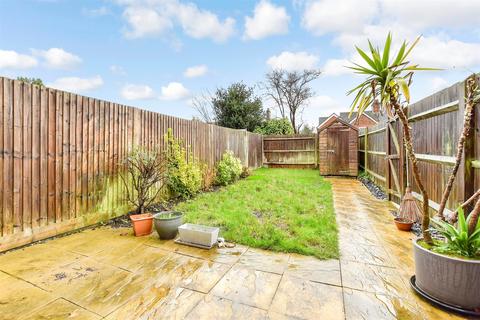 2 bedroom end of terrace house for sale, Kings Avenue, Ashford, Kent