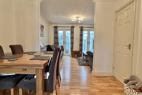 24 Cherry Tree Road, Axminster, EX13 5GQ