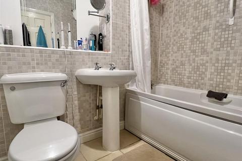 24 Cherry Tree Road, Axminster, EX13 5GQ