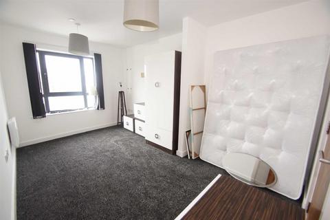 2 bedroom flat to rent, Skyline, St Peters Street, Leeds