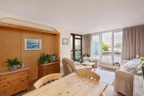 4 bedroom flat for sale, Rainville Road, London, W6