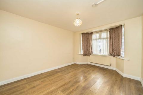 3 bedroom semi-detached house for sale, Mayfield Gardens, London W7