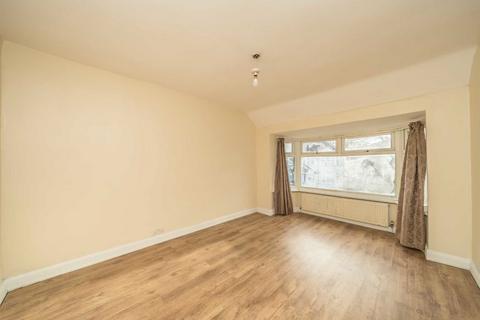 3 bedroom semi-detached house for sale, Mayfield Gardens, London W7