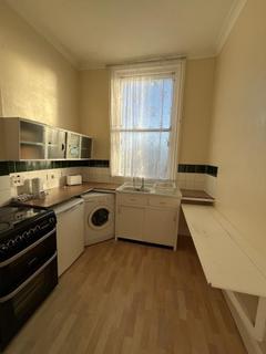 Studio to rent, Cornwallis Gardens