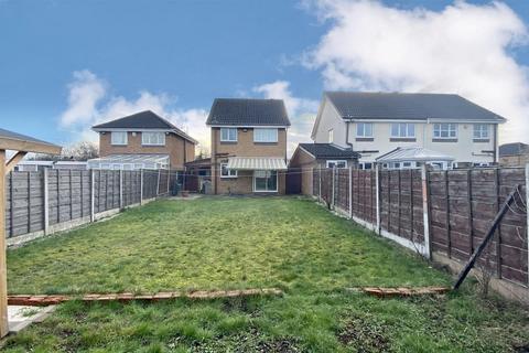 3 bedroom semi-detached house to rent, Warslow Drive, Sale