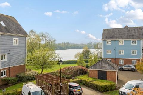 4 bedroom end of terrace house for sale, The Lakes, Larkfield, Aylesford