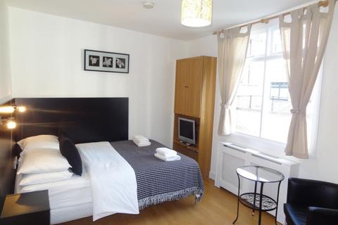 Studio to rent, Cartwright Gardens, Bloomsbury, London, WC1H