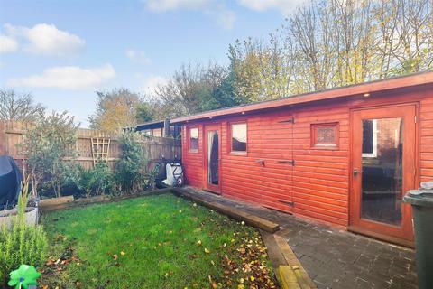 3 bedroom semi-detached house for sale, Cranborne Gardens, Crowborough, East Sussex