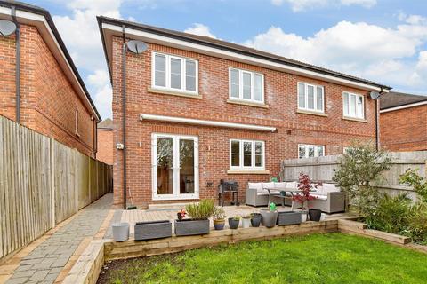 6 Cranborne Gardens, Crowborough, TN6 1FA