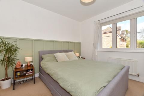 6 Cranborne Gardens, Crowborough, TN6 1FA
