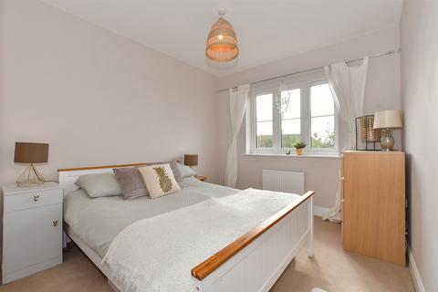 6 Cranborne Gardens, Crowborough, TN6 1FA