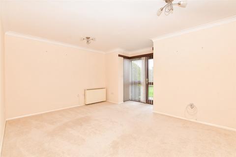 2 bedroom ground floor flat for sale, Priestley Way, Bognor Regis, West Sussex