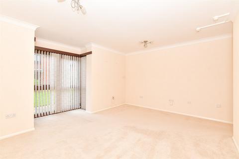 2 bedroom ground floor flat for sale, Priestley Way, Bognor Regis, West Sussex