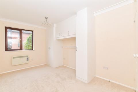 2 bedroom ground floor flat for sale, Priestley Way, Bognor Regis, West Sussex