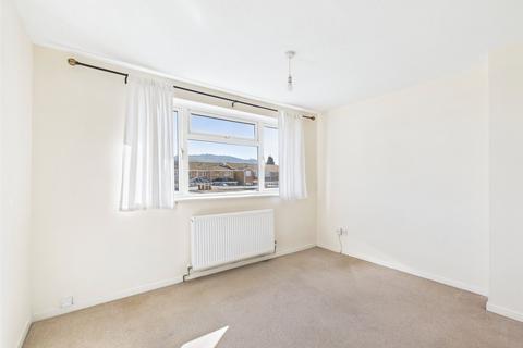 42 Redwood Close, Gloucester, GL1 5TZ