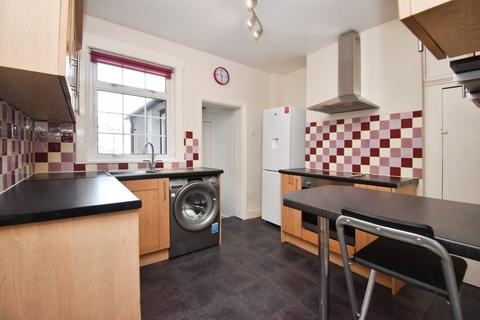 2 bedroom terraced house to rent, Willis Road Erith DA8