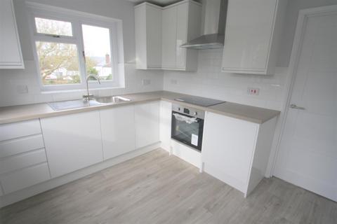 2 bedroom flat to rent, Ryarsh Lane, West Malling ME19