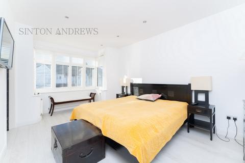 4 bedroom house to rent, Barnfield Road, London, W5