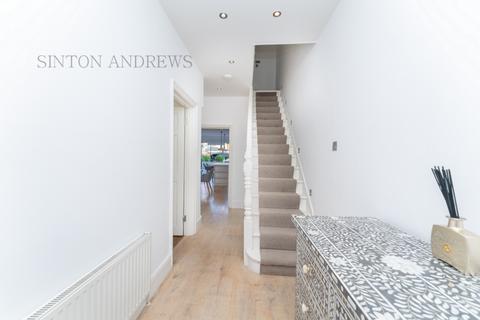 4 bedroom house to rent, Barnfield Road, London, W5