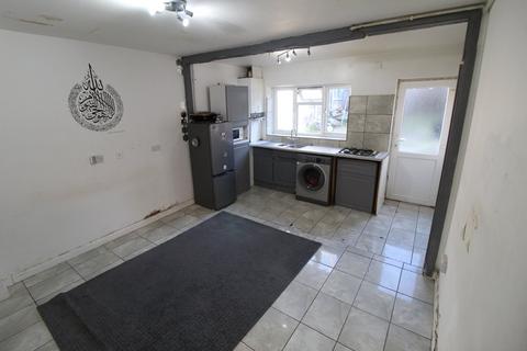 3 bedroom terraced house for sale, Wenlock Road, Edgware, HA8