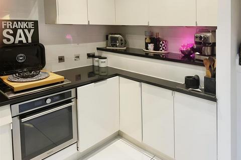 2 bedroom house for sale, Vaughan Road, London