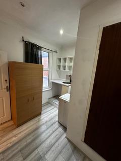 Studio to rent, South Ealing Road, London W5