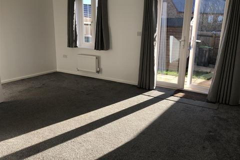 2 bedroom end of terrace house to rent, Markham Rise, Bedford