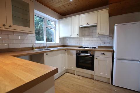 3 bedroom semi-detached house to rent, Parklands Road, Chichester