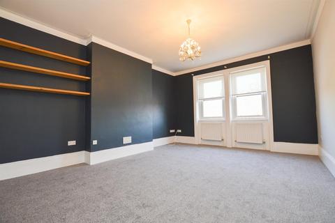 2 bedroom flat to rent, Enys Road, Eastbourne