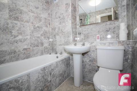 2 bedroom flat for sale, Redwood Close, South Oxhey