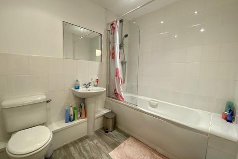 2 bedroom flat to rent, Whitechapel Street, Didsbury, Manchester, M20