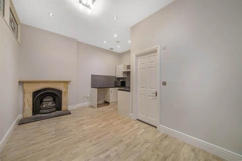 1 bedroom maisonette to rent, Bickley St, London, London