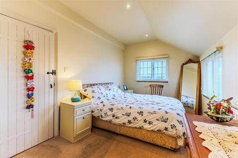 3 bedroom house for sale, Stratford Road, Alcester B50