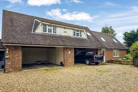 4 bedroom detached house for sale, Crouch Lane, Goffs Oak Waltham Cross EN7