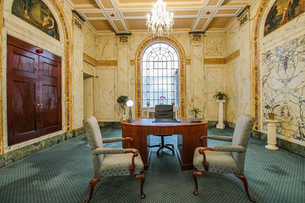 Communal Rooms / Features