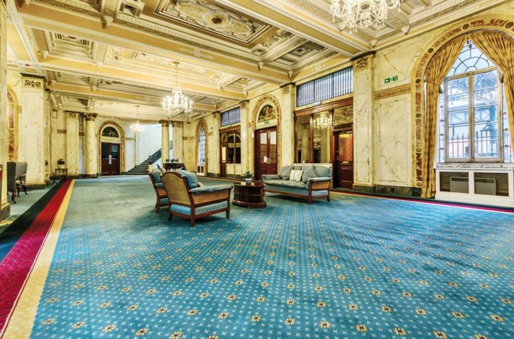 Communal Rooms / Features
