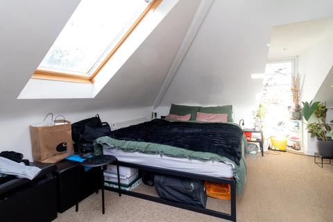 1 bedroom apartment for sale, Heronsgate, Edgware, HA8