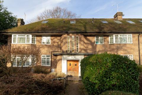 12a Heronsgate, Edgware, HA8 7LD