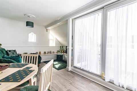 23 Brackley Crescent, Basildon, SS13 1RA