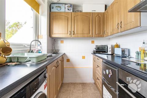 23 Brackley Crescent, Basildon, SS13 1RA