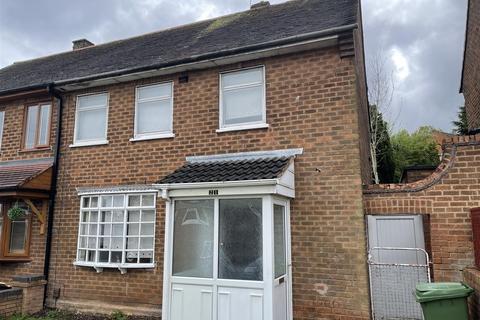 3 bedroom semi-detached house to rent, Wildtree Avenue, Wolverhampton