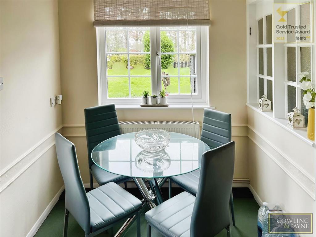 Kitchen breakfast area