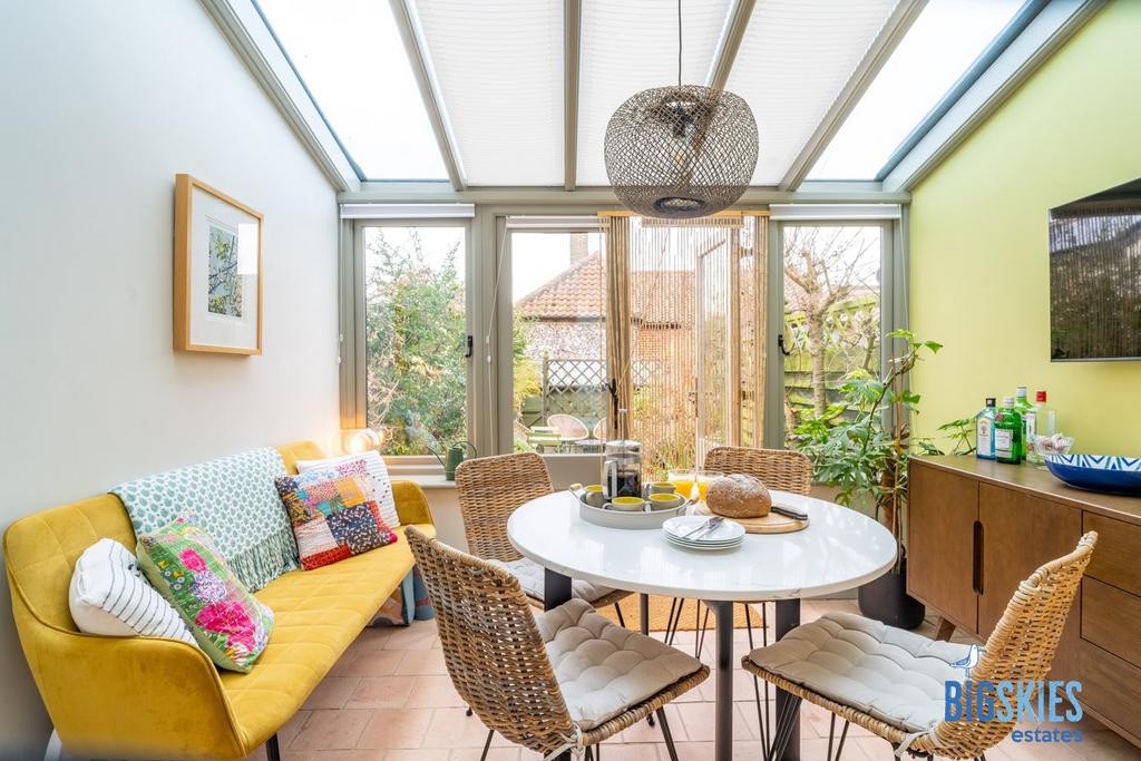 Garden Room / Dining Area