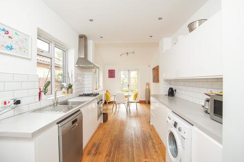 2 bedroom house to rent, Bromley Road, Bristol BS7